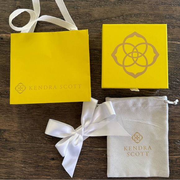 Kendra Scott Jewelry - Kendra Scott Set